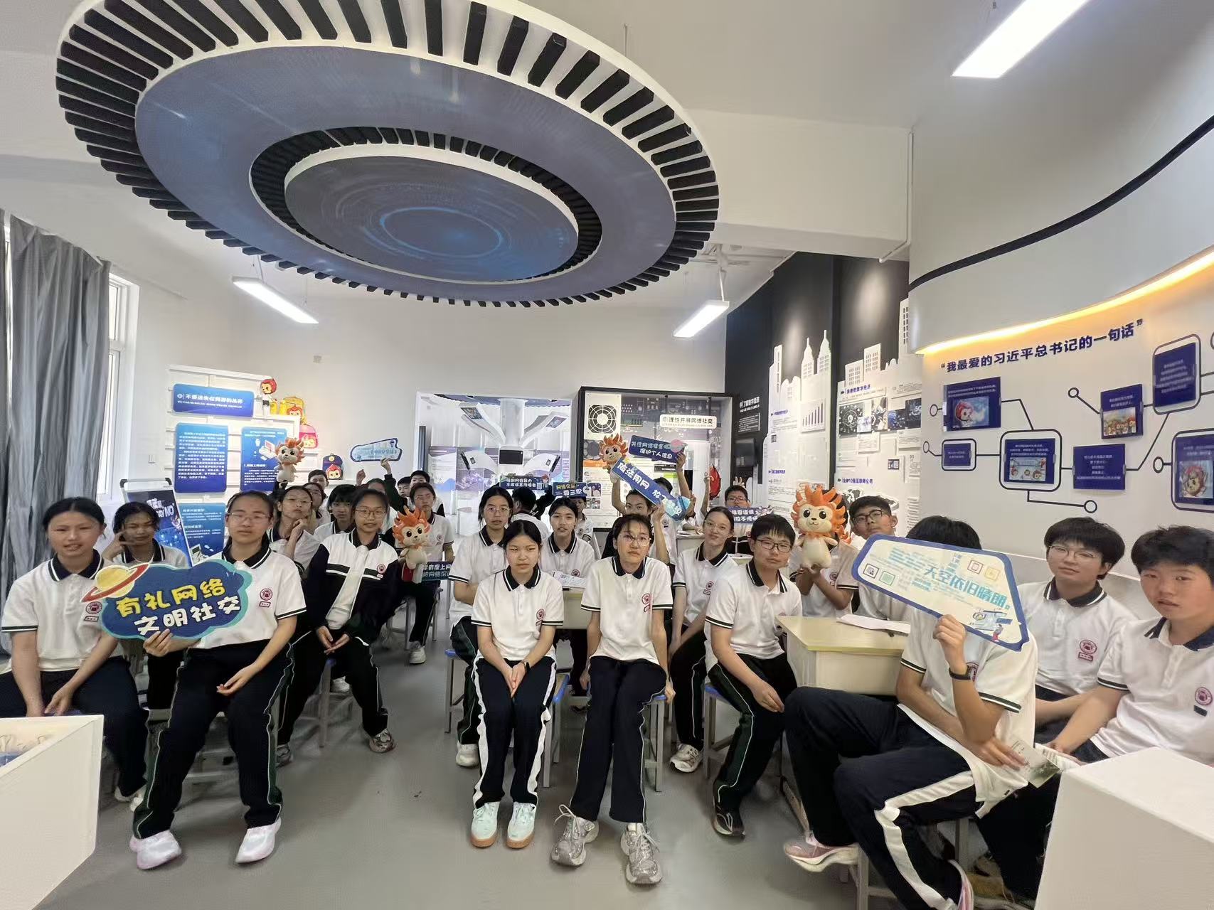 “e网护未 曙光相伴”1.jpg